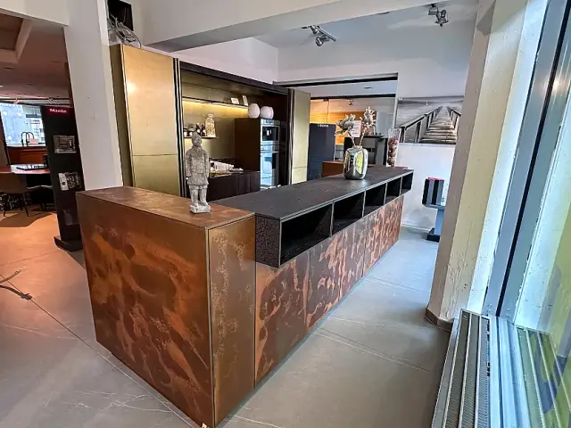 Warendorf L24 Insel Rusted Steel Burned Oak von Warendorf