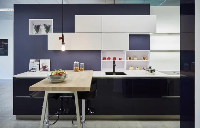 Inpura AV 4030 Samtblau Hochglanz mit Gaggenau von Inpura