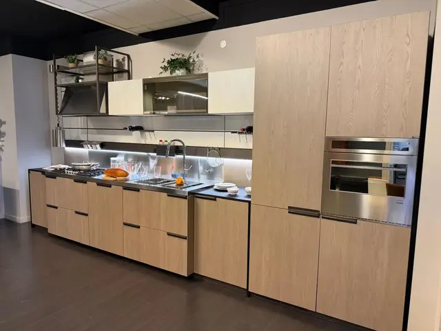 Scavolini Mia by Carlo Cracco Rovere Gessato und Concrete Jersey von Scavolini
