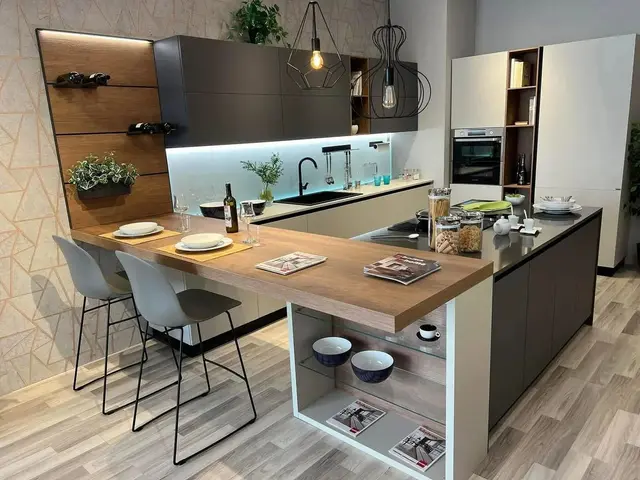 Scavolini Evolution Nebbia, Rovere Land, Grafite mit Insel von Scavolini