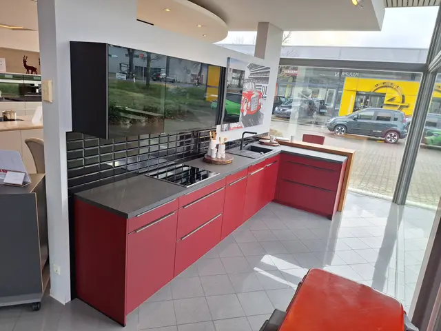 Inpura AV 6000 Rubinrot L-Küche von Inpura